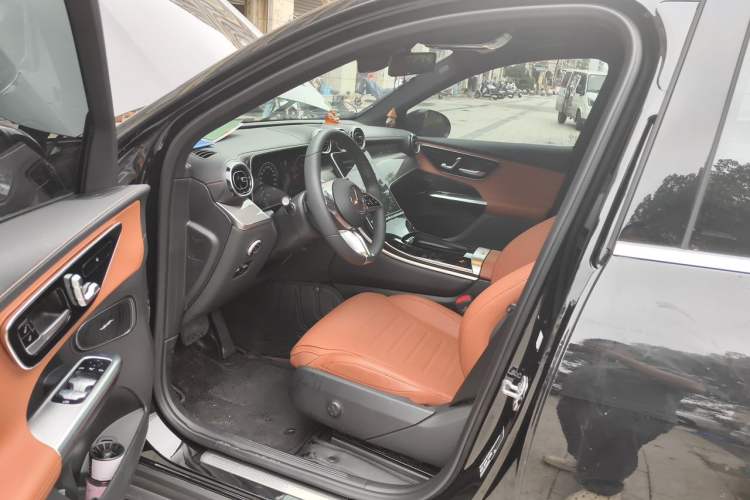 Used Mercedes-Benz GLC 2024 GLC 260 L 4MATIC Dynamic Edition 5-seater Driver Seat