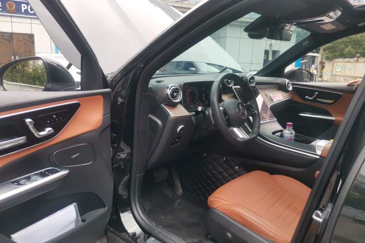 Used Mercedes-Benz GLC 2024 Refreshed GLC 300 L 4MATIC Dynamic Version 5 Seats Driver Seat