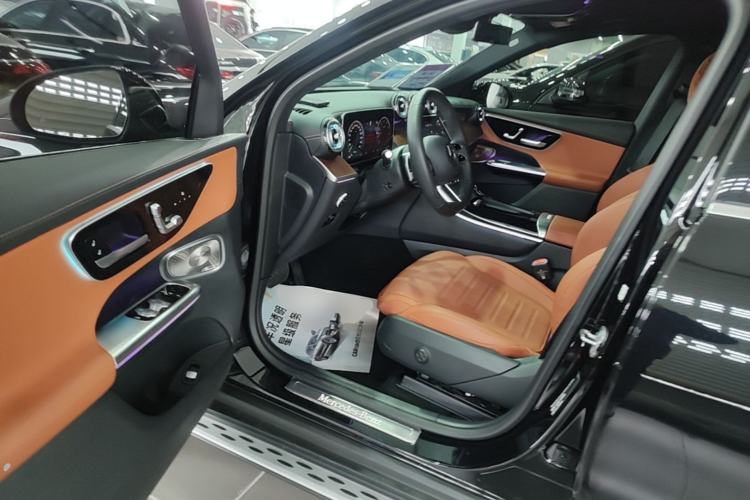 Used Mercedes-Benz GLC 2024 Refreshed GLC 300 L 4MATIC Dynamic Version 7-Seater Driver Seat