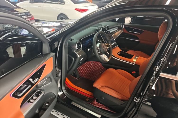 Used Mercedes-Benz GLC 2024 GLC 260 L 4MATIC Dynamic Edition 5-seater Driver Seat