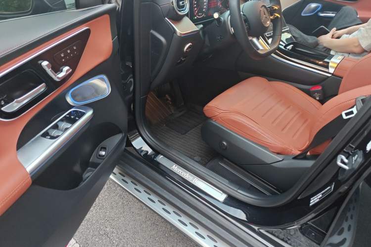 Used Mercedes-Benz GLC 2024 GLC 300 L 4MATIC Dynamic Edition 5-seater Driver Seat