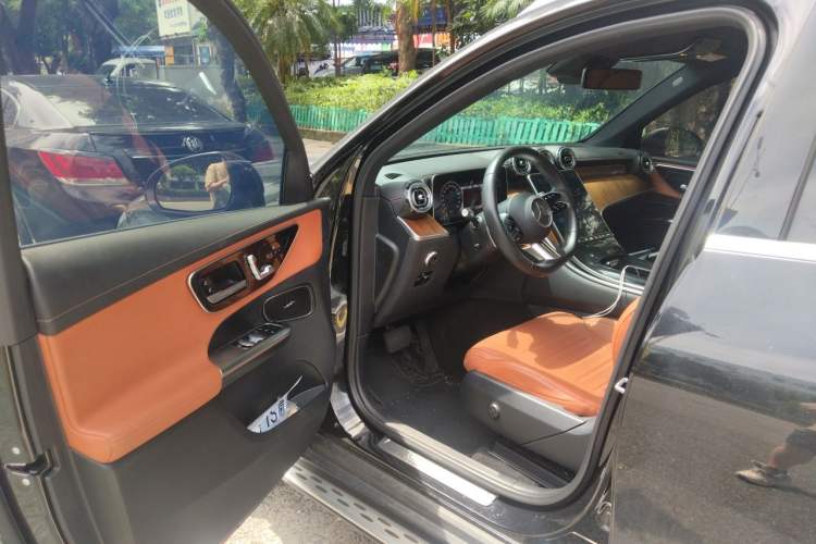 Used Mercedes-Benz GLC 2024 GLC 300 L 4MATIC Dynamic Edition 5-seater Driver Seat