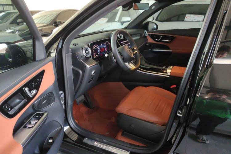 Used Mercedes-Benz GLC 2024 Refreshed GLC 300 L 4MATIC Dynamic Version 5 Seats Driver Seat