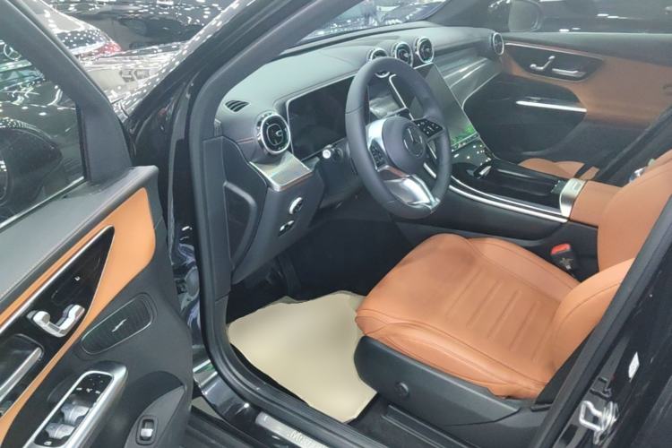 Used Mercedes-Benz GLC 2024 GLC 260 L 4MATIC Dynamic Edition 5-seater Driver Seat