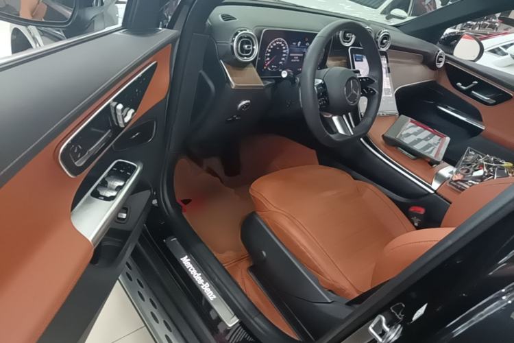 Used Mercedes-Benz GLC 2024 GLC 300 L 4MATIC Dynamic Edition 5-seater Driver Seat