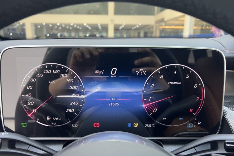 Used Mercedes-Benz GLC 2024 GLC 260 L 4MATIC Dynamic Edition 5-seater Engine Bay