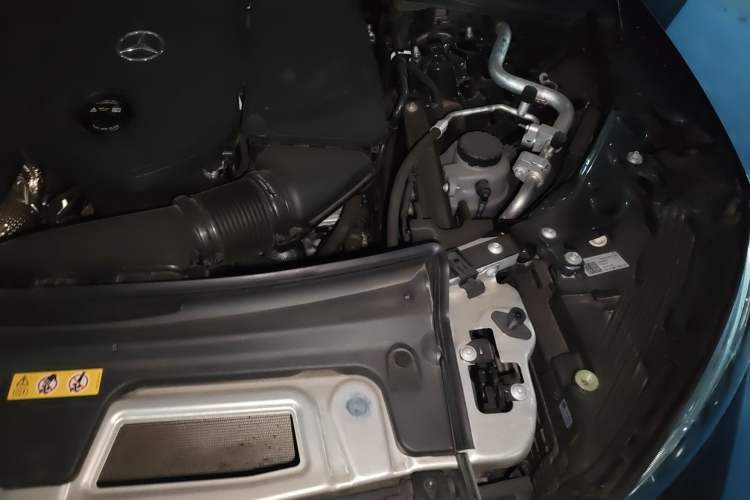 Used Mercedes-Benz GLC 2024 GLC 260 L 4MATIC Luxury Model 5 Seats Engine Bay Left