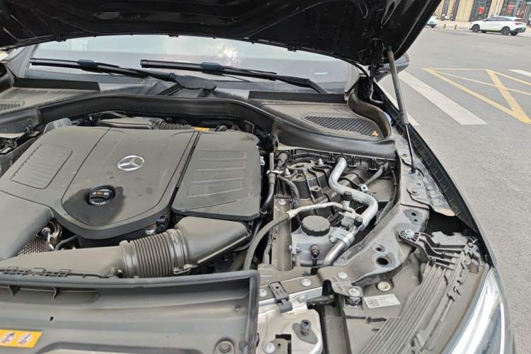 Used Mercedes-Benz GLC 2024 GLC 260 L 4MATIC Dynamic Edition 5-seater Engine Bay Left
