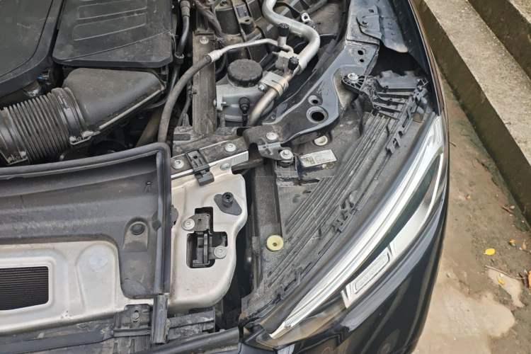 Used Mercedes-Benz GLC 2024 GLC 300 L 4MATIC Dynamic Edition 5-seater Engine Bay Left