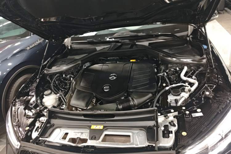 Used Mercedes-Benz GLC 2024 GLC 260 L 4MATIC Luxury Model 5 Seats Engine Bay