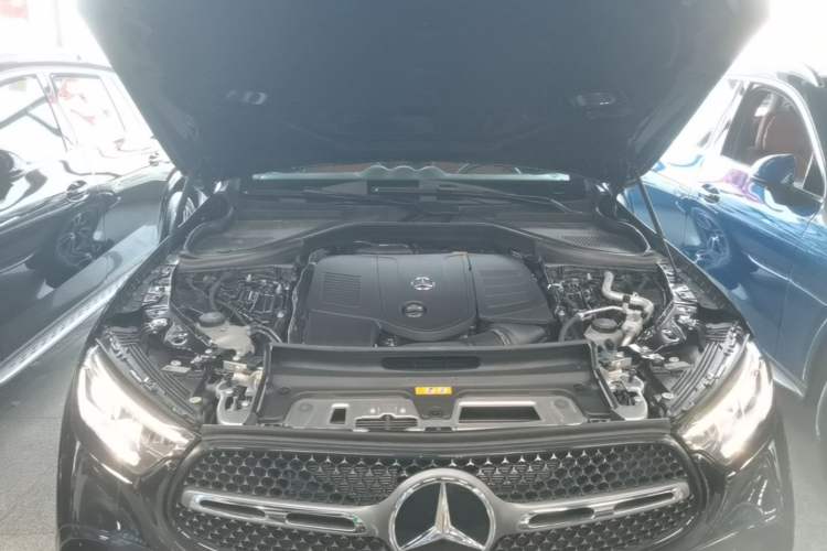 Used Mercedes-Benz GLC 2024 Refreshed GLC 260 L 4MATIC Luxury Version 7-Seater Engine Bay