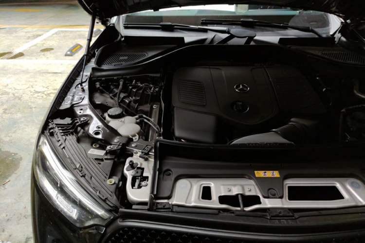 Used Mercedes-Benz GLC 2024 Refreshed GLC 300 L 4MATIC Dynamic Version 5 Seats Engine Bay Right