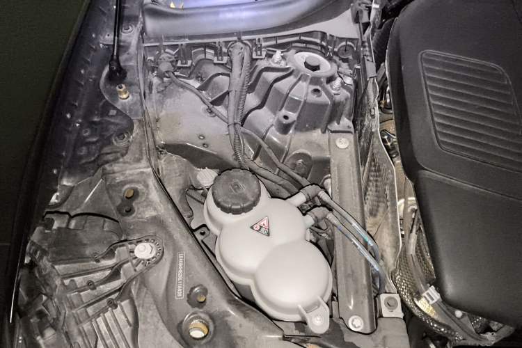 Used Mercedes-Benz GLC 2024 GLC 300 L 4MATIC Dynamic Edition 5-seater Engine Bay Right