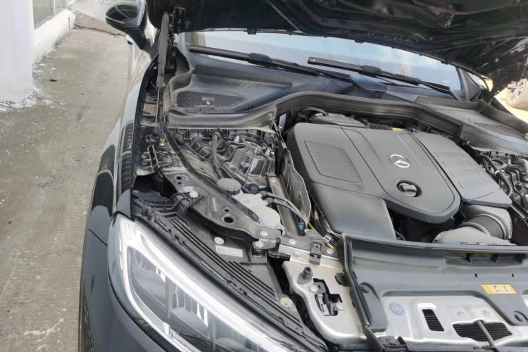 Used Mercedes-Benz GLC 2024 GLC 300 L 4MATIC Dynamic Edition 5-seater Engine Bay Right