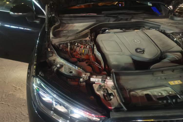 Used Mercedes-Benz GLC 2024 GLC 260 L 4MATIC Dynamic Edition 5-seater Engine Bay Right
