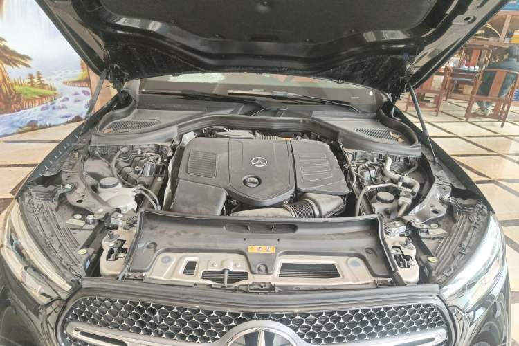 Used Mercedes-Benz GLC 2024 Facelifted GLC 260 L 4MATIC Luxury Version 5 Seats Engine Bay