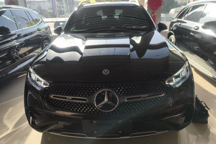 Used Mercedes-Benz GLC 2024 GLC 260 L 4MATIC Luxury Model 5 Seats Exterior 1