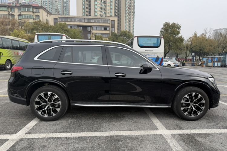 Used Mercedes-Benz GLC 2024 Facelifted GLC 260 L 4MATIC Luxury Version 5 Seats Exterior 2