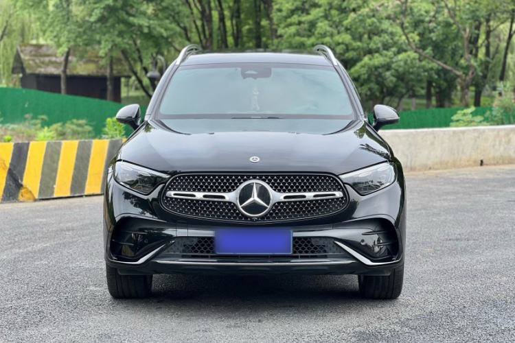 Used Mercedes-Benz GLC 2024 GLC 300 L 4MATIC Luxury Model 5 Seats Exterior 3
