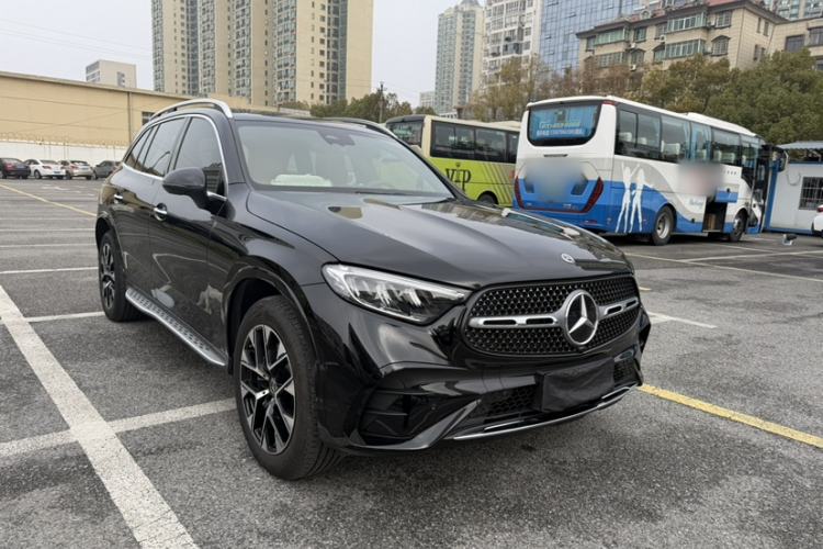 Used Mercedes-Benz GLC 2024 Facelifted GLC 260 L 4MATIC Luxury Version 5 Seats Exterior 3