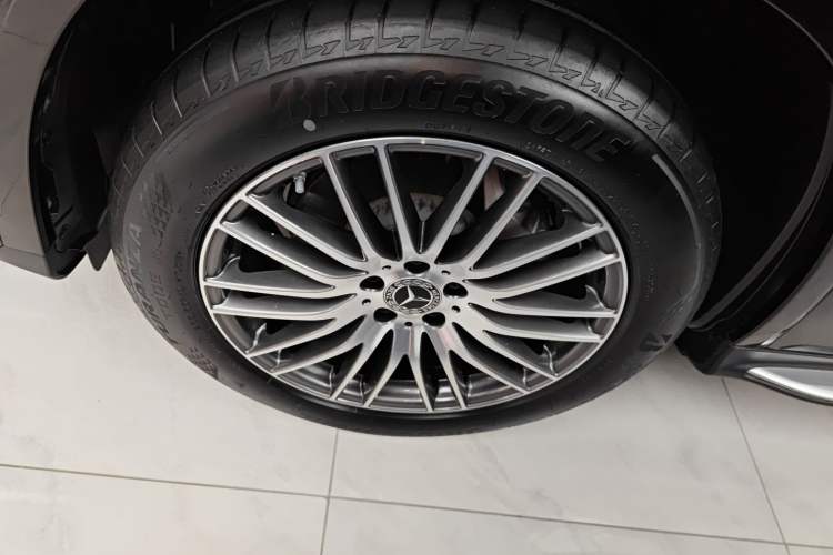 Used Mercedes-Benz GLC 2024 Refreshed GLC 300 L 4MATIC Dynamic Version 5 Seats Exterior 4