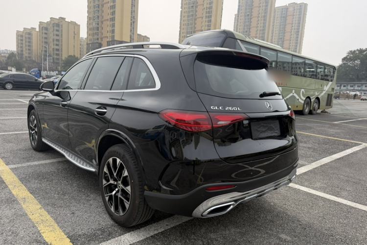 Used Mercedes-Benz GLC 2024 Facelifted GLC 260 L 4MATIC Luxury Version 5 Seats Exterior 4