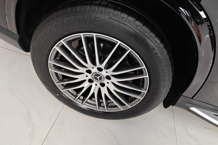 Used Mercedes-Benz GLC 2024 Refreshed GLC 300 L 4MATIC Dynamic Version 5 Seats Exterior 5