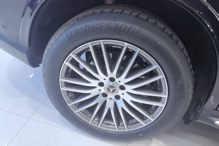 Used Mercedes-Benz GLC 2024 Refreshed GLC 300 L 4MATIC Dynamic Version 5 Seats Exterior 8