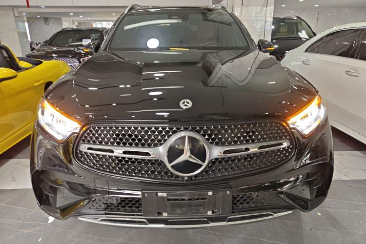 Used Mercedes-Benz GLC 2024 Facelifted GLC 260 L 4MATIC Luxury Version 5 Seats Front