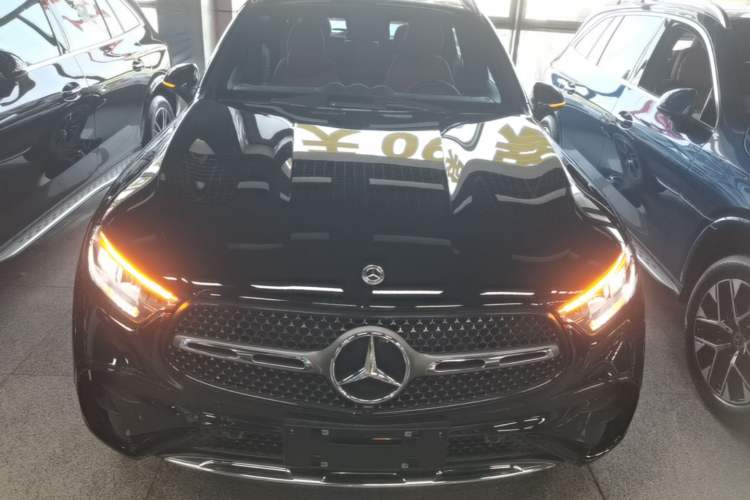 Used Mercedes-Benz GLC 2024 Refreshed GLC 260 L 4MATIC Luxury Version 7-Seater Front