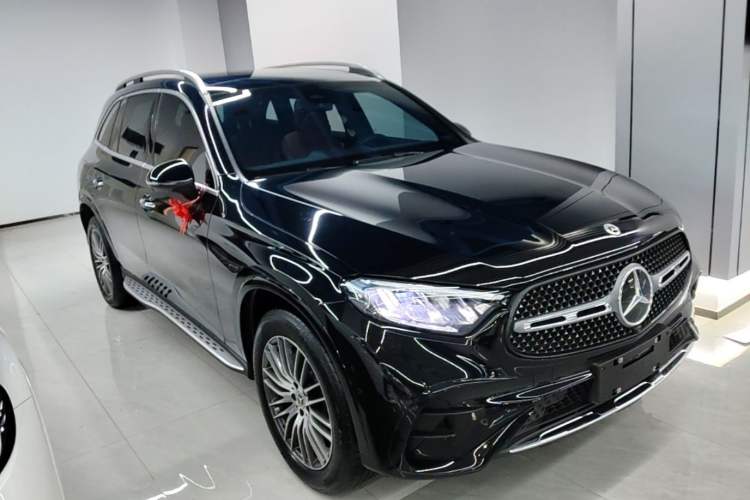 Used Mercedes-Benz GLC 2024 Refreshed GLC 300 L 4MATIC Dynamic Version 5 Seats Front Right 45 Deg