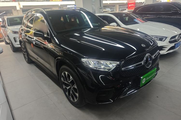 Used Mercedes-Benz GLC 2024 Facelifted GLC 260 L 4MATIC Luxury Version 5 Seats Front Right 45 Deg