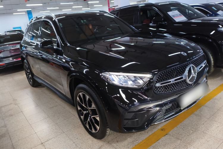 Used Mercedes-Benz GLC 2024 GLC 260 L 4MATIC Luxury Model 5 Seats Front Right 45 Deg