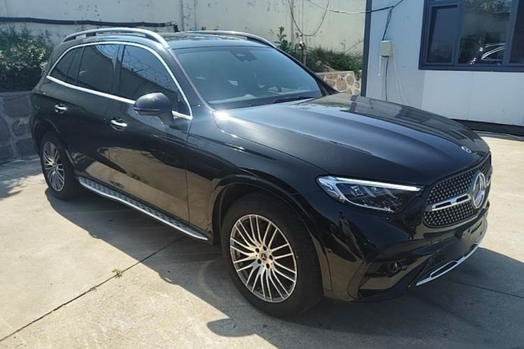 Used Mercedes-Benz GLC 2024 Refreshed GLC 300 L 4MATIC Dynamic Version 5 Seats Front Right 45 Deg