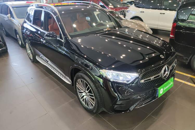 Used Mercedes-Benz GLC 2024 Refreshed GLC 300 L 4MATIC Dynamic Version 5 Seats Front Right 45 Deg