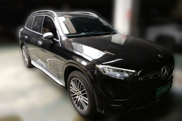 Used Mercedes-Benz GLC 2024 Refreshed GLC 300 L 4MATIC Dynamic Version 5 Seats Front Right 45 Deg