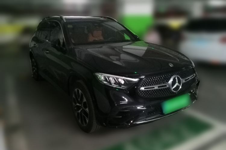 Used Mercedes-Benz GLC 2024 GLC 260 L 4MATIC Luxury Model 5 Seats Front Right 45 Deg