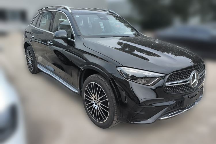 Used Mercedes-Benz GLC 2024 GLC 300 L 4MATIC Luxury Model 5 Seats Front Right 45 Deg
