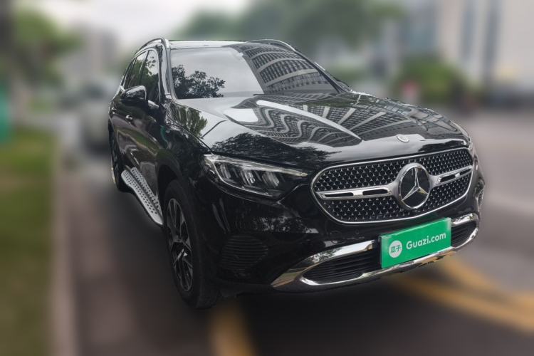 Used Mercedes-Benz GLC 2024 GLC 260 L 4MATIC Dynamic Edition 5-seater Front Right 45 Deg