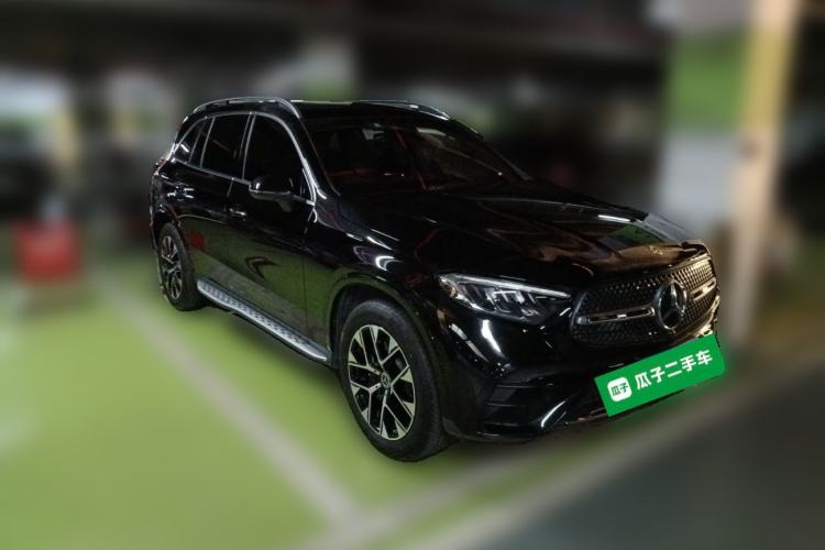 Used Mercedes-Benz GLC 2024 GLC 260 L 4MATIC Luxury Model 5 Seats Front Right 45 Deg