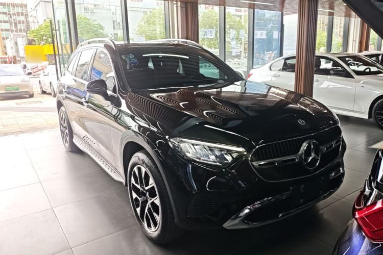 Used Mercedes-Benz GLC 2024 GLC 260 L 4MATIC Dynamic Edition 5-seater Front Right 45 Deg