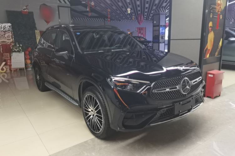 Used Mercedes-Benz GLC 2024 GLC 300 L 4MATIC Luxury Model 7 Seats Front Right 45 Deg
