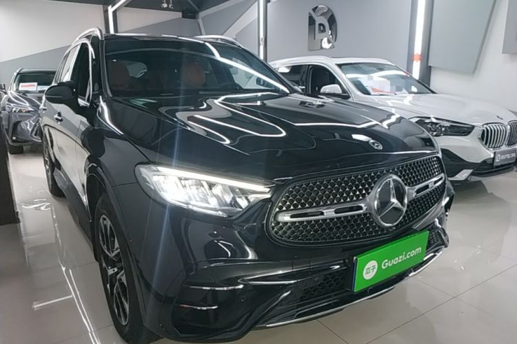 Used Mercedes-Benz GLC 2024 Facelifted GLC 260 L 4MATIC Luxury Version 5 Seats Front Right 45 Deg