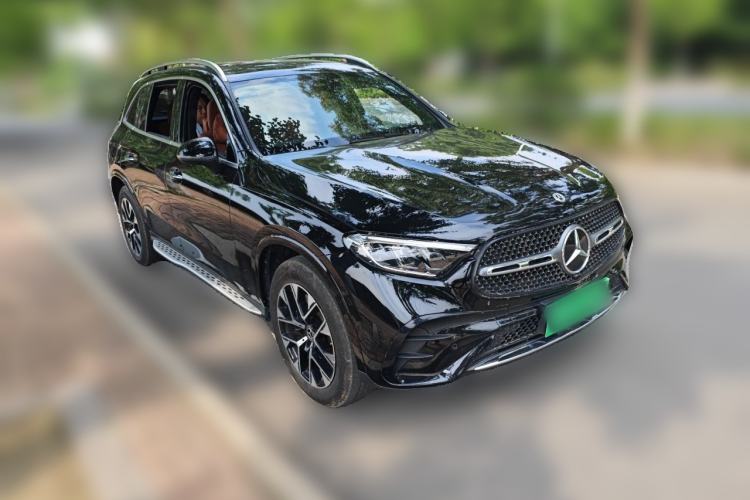 Used Mercedes-Benz GLC 2024 Facelifted GLC 260 L 4MATIC Luxury Version 5 Seats Front Right 45 Deg