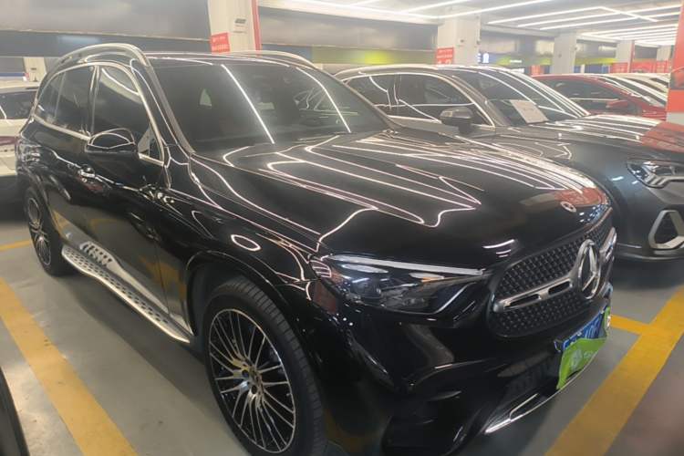 Used Mercedes-Benz GLC 2024 GLC 300 L 4MATIC Luxury Model 5 Seats Front Right 45 Deg