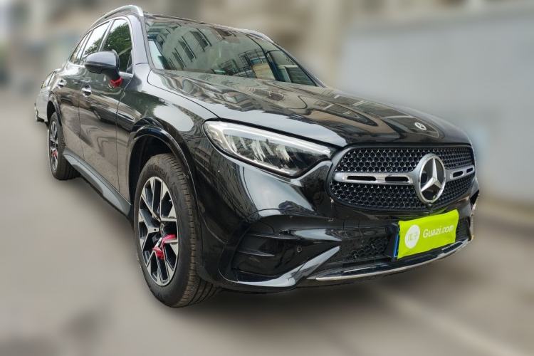 Used Mercedes-Benz GLC 2024 GLC 260 L 4MATIC Luxury Model 5 Seats Front Right 45 Deg