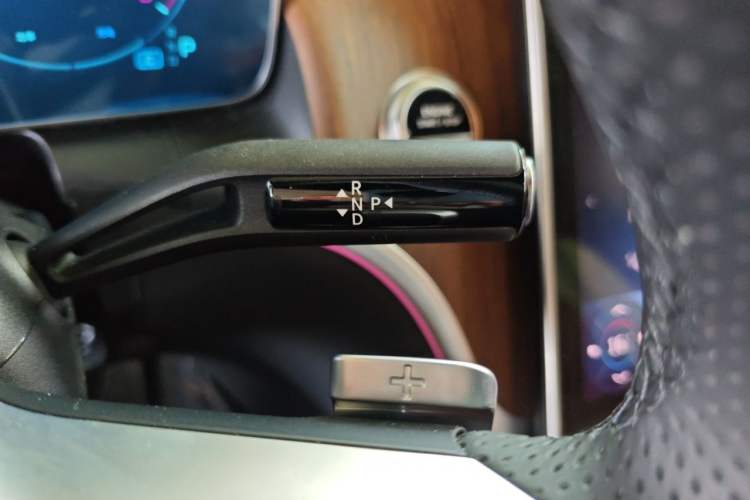 Used Mercedes-Benz GLC 2024 GLC 300 L 4MATIC Dynamic Edition 7-seater Gear Lever