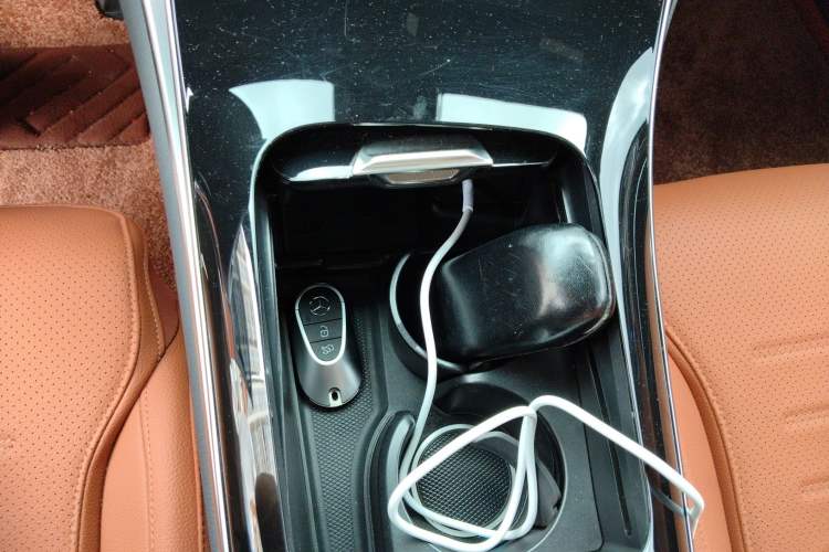 Used Mercedes-Benz GLC 2024 GLC 300 L 4MATIC Dynamic Edition 7-seater Gear Lever