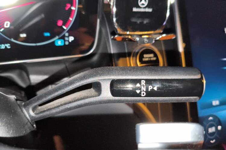 Used Mercedes-Benz GLC 2024 GLC 300 L 4MATIC Dynamic Edition 5-seater Gear Lever