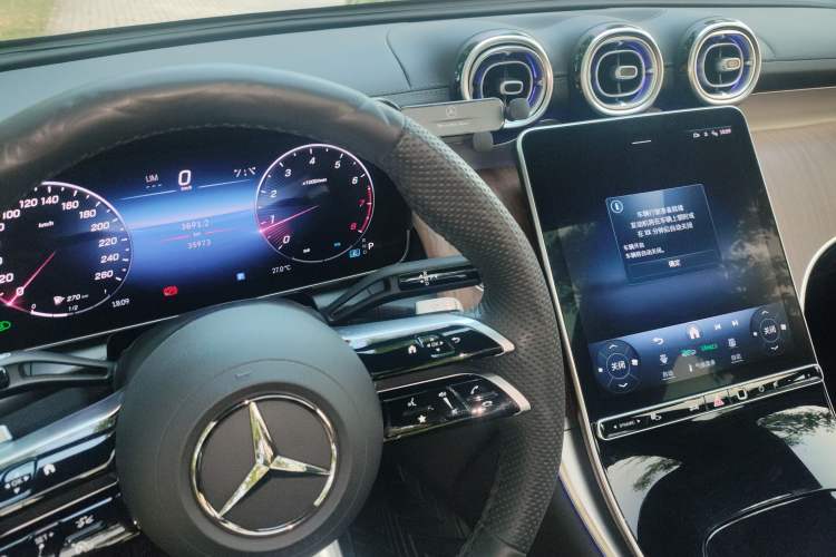 Used Mercedes-Benz GLC 2024 GLC 300 L 4MATIC Dynamic Edition 5-seater Gear Lever